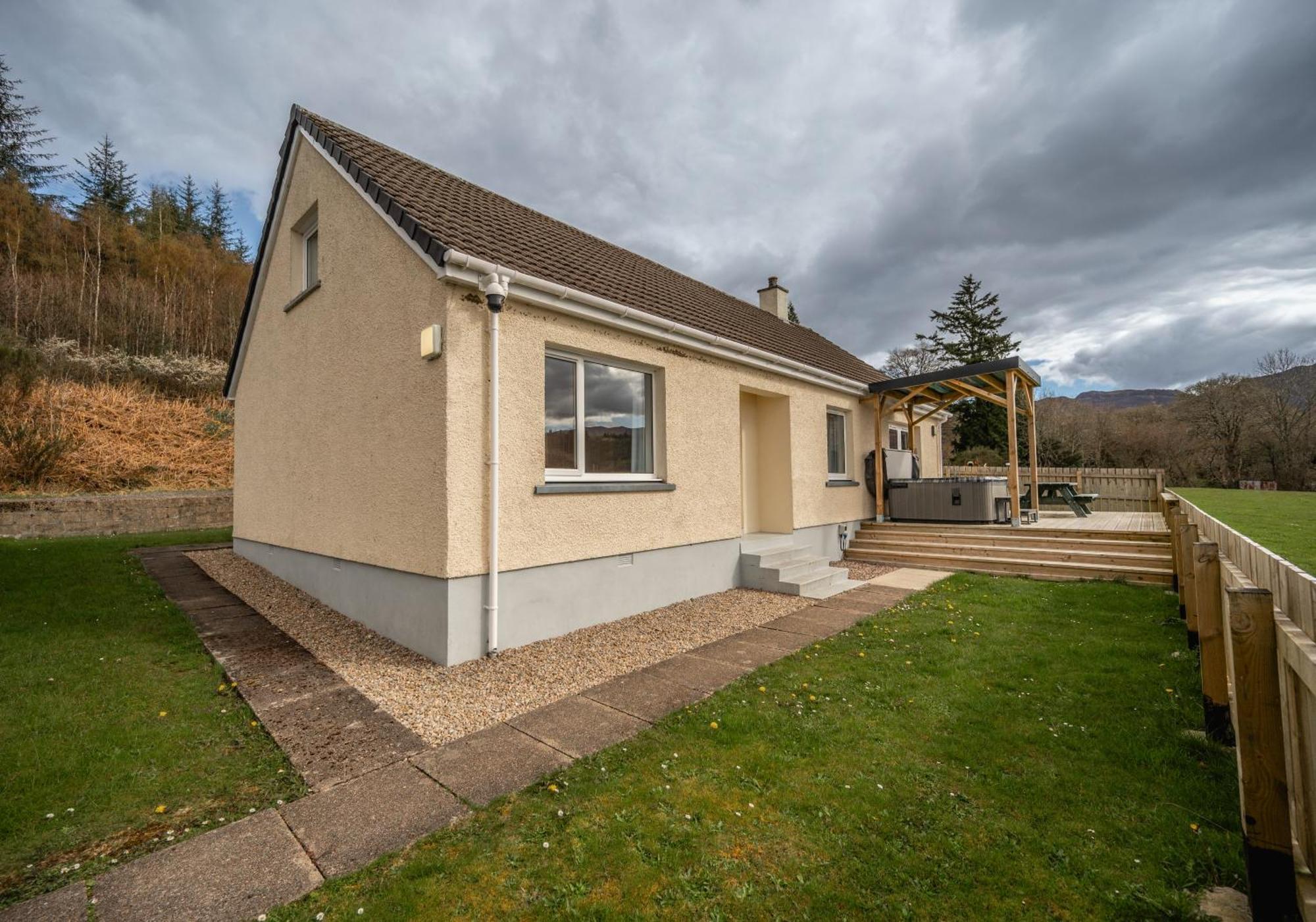Loch Ness Cottage Форт Аугустус Экстерьер фото